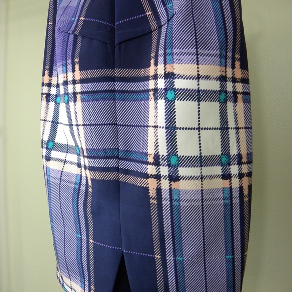 Finders Keepers Pencil Skirt - Picture 2 of 4